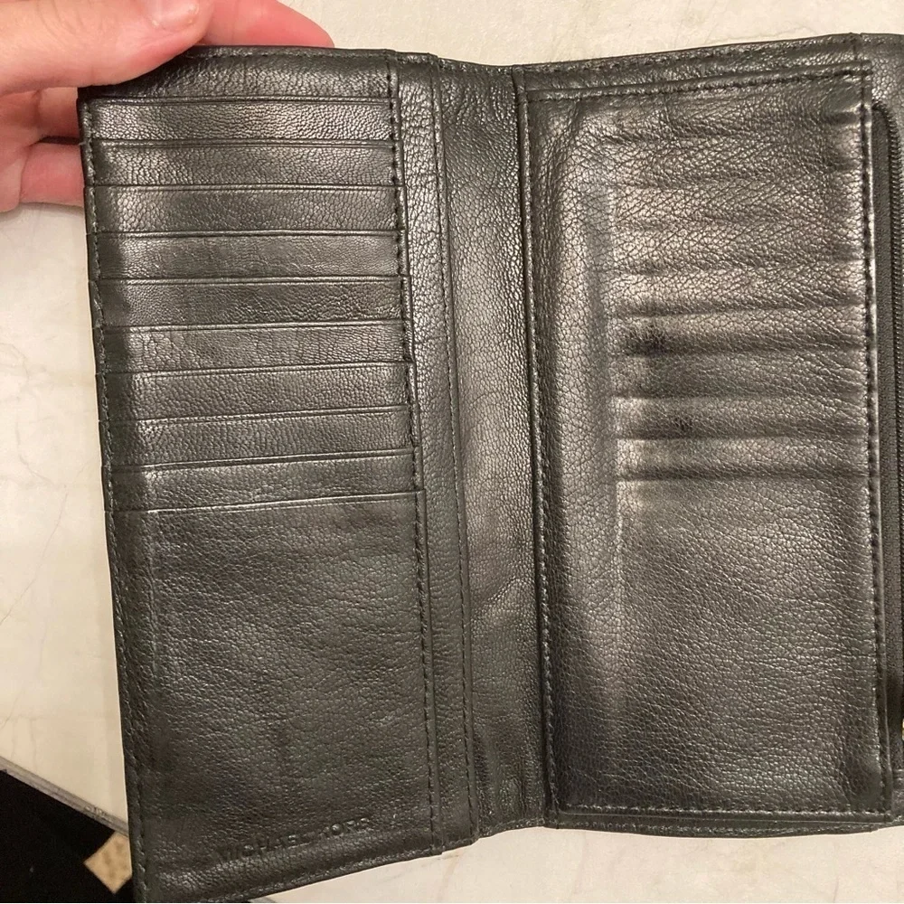 Michael kors black leather wallet